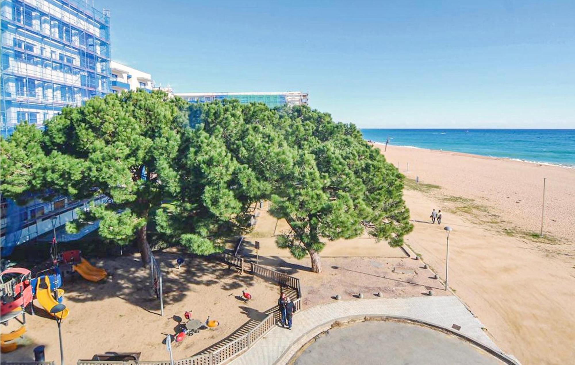 Awesome Apartment In Santa Susanna With Kitchen Екстериор снимка